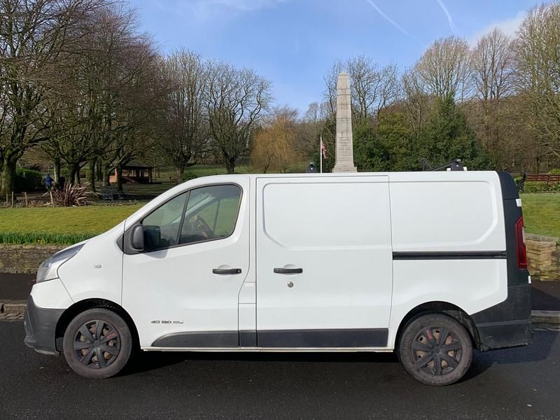 Usado Renault Trafic Business 2015 Branco Monovolume