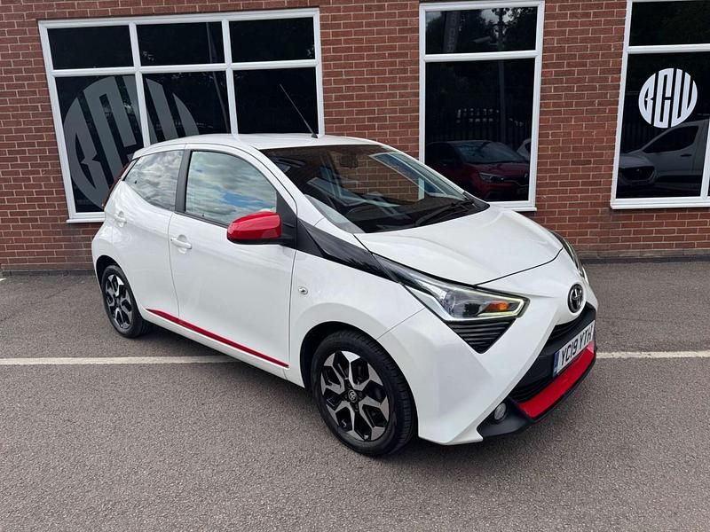 White Used 2019 Toyota Aygo Trend Hatchback | £7,750 (Fair price) - Image 1/4