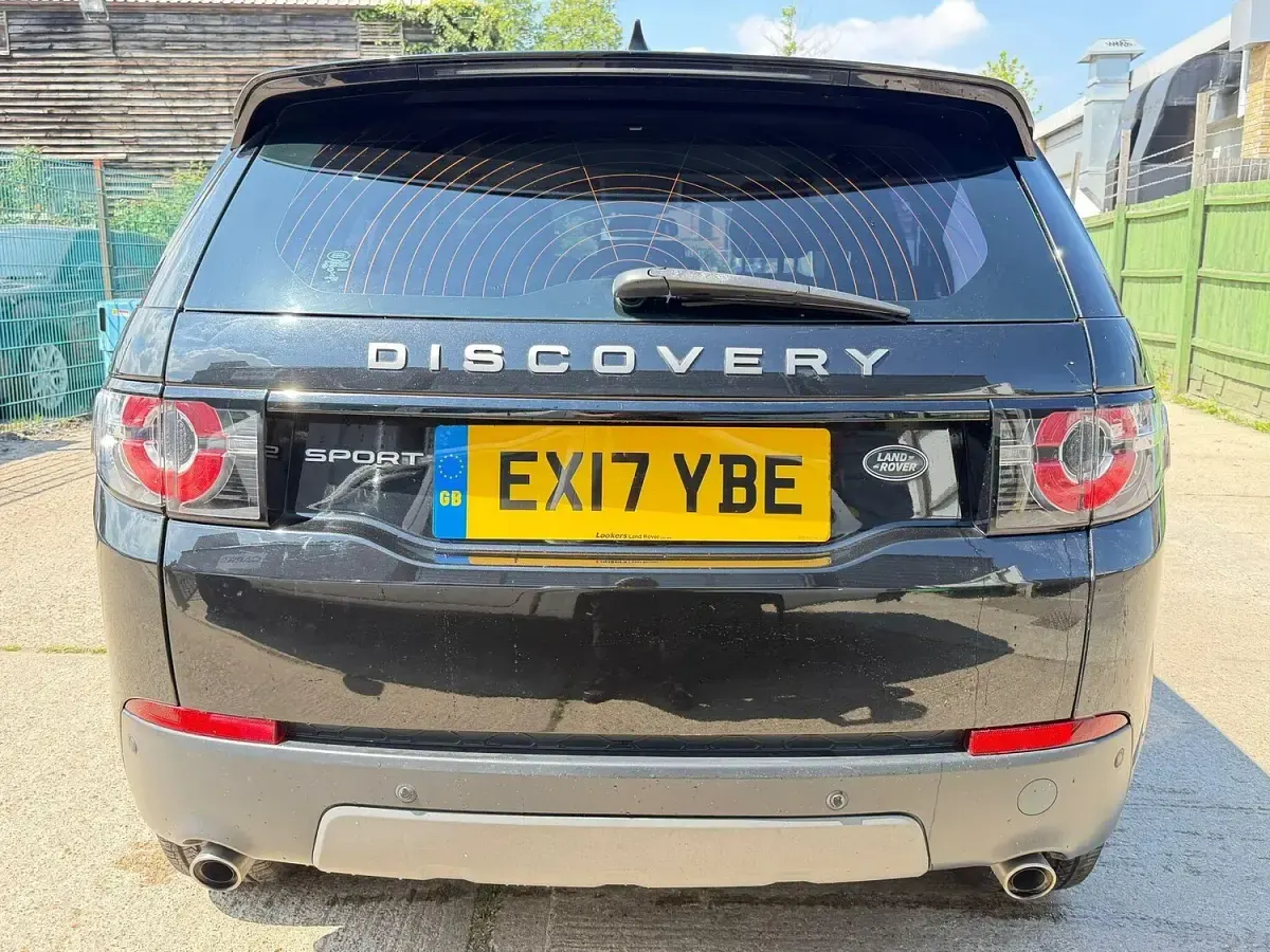Used Land Rover Discovery Sport SE 180 HP (132 kW) 2017 Black SUV