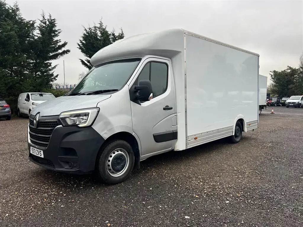 Used Renault Master Business 135 HP (99 kW) 2022 Grey MPV