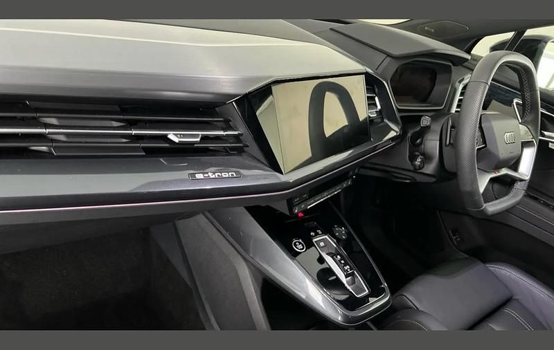 Used Audi Q4 e-tron Black Edition 210 kW (286 HP) 2025 Silver SUV