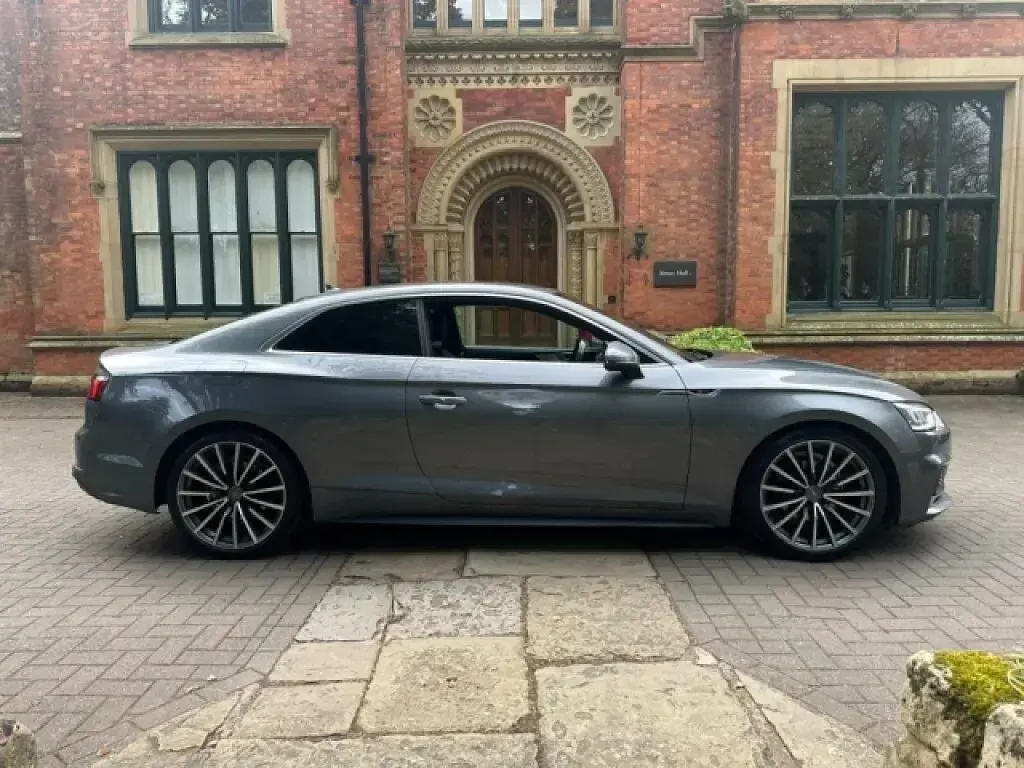 Usado Audi A5 S-Line 2019 Gris Coupe