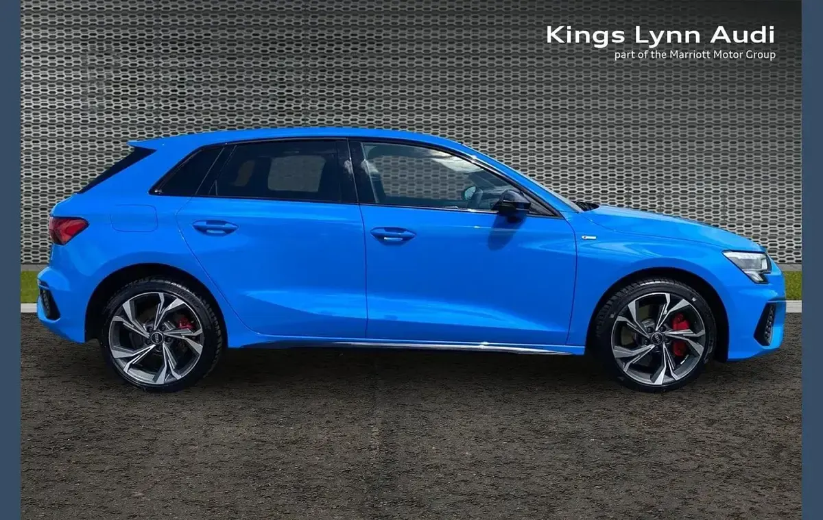 Used Audi A3 e-tron Competition 241 HP (177 kW) 2023 Blue Hatchback