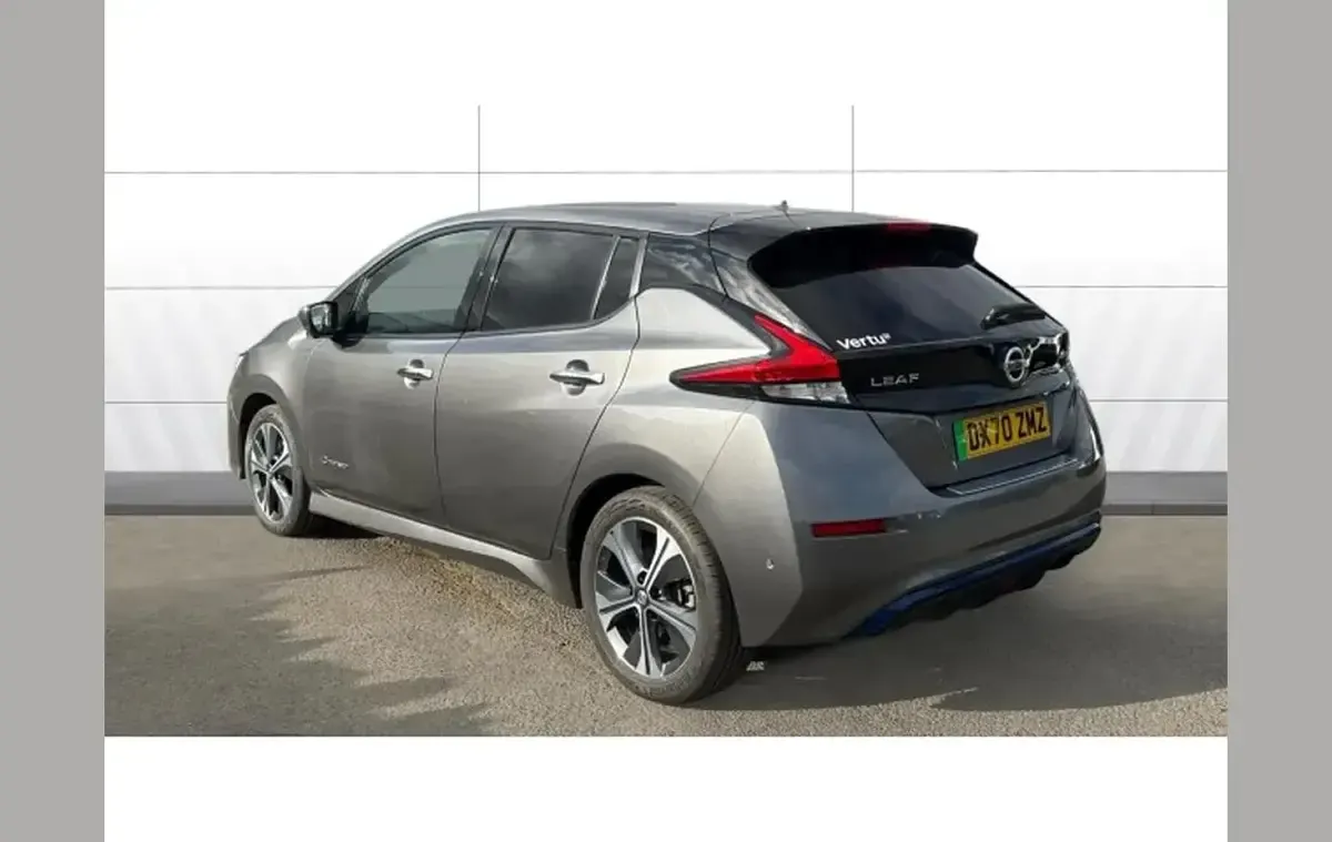 Used Nissan Leaf Tekna 108 kW (147 HP) 2020 Grey Hatchback