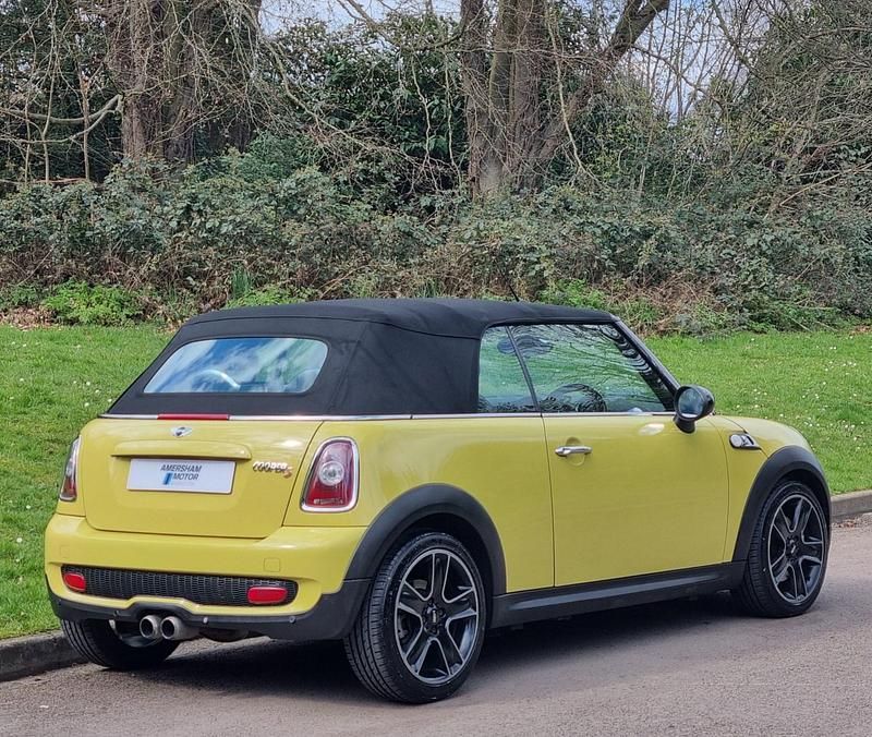 Begagnad Mini Cooper S Cabriolet 174 HK (127 kW) 2009 Gul Cab