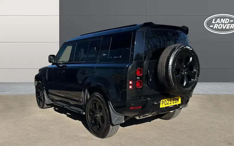 Usado Land Rover Defender HSE Dynamic 249 HP (183 kW) 2025 SUV