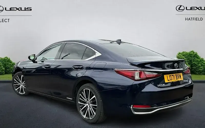 Used Lexus ES300H 218 HP (160 kW) 2021 Sedan