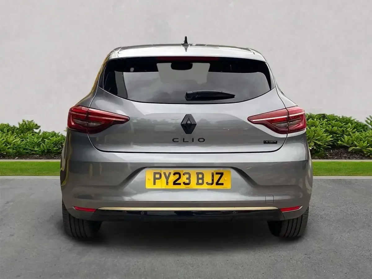 Gebraucht Renault Clio V Engineered 145 PS (106 kW) 2023 Grau Kleinwagen