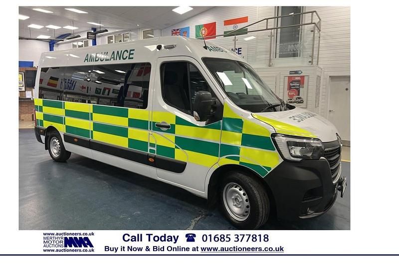 White Used 2022 Renault Master Business Van | £14,000 (Fair price) - Image 1/4