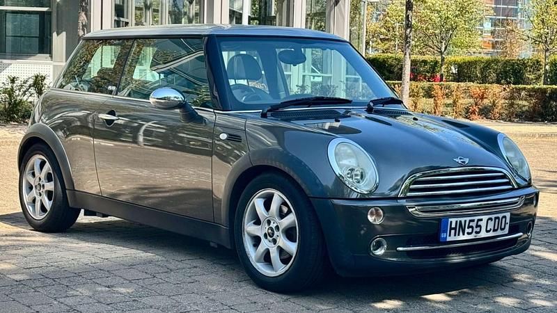 Grey Used 2005 Mini Cooper Hatch Hatchback | £2,490 (Super price) - Image 1/4