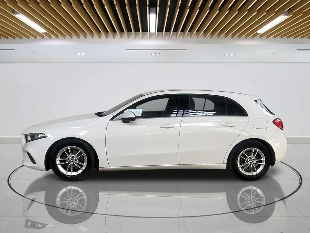 Used Mercedes A180 SE 116 HP (85 kW) 2020 White Hatchback