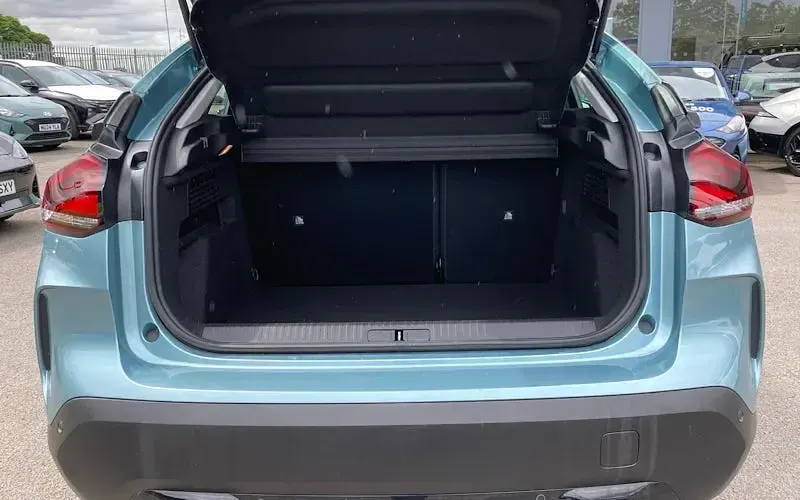 Used Citroën C4 PureTech 101 HP (74 kW) 2024 Blue SUV