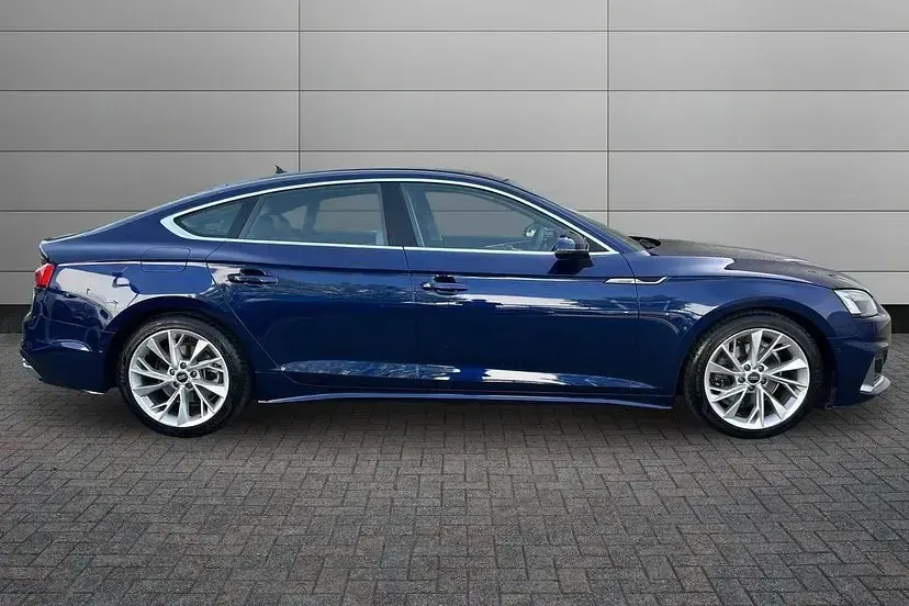 Used Audi A5 Sportback Sport 148 HP (108 kW) 2024 Navarra blue Hatchback