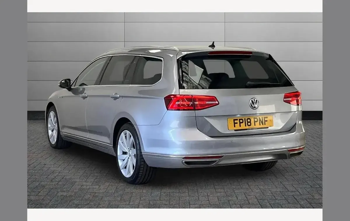 Begagnad VW Passat Advance 218 HK (160 kW) 2018 Silver Kombi