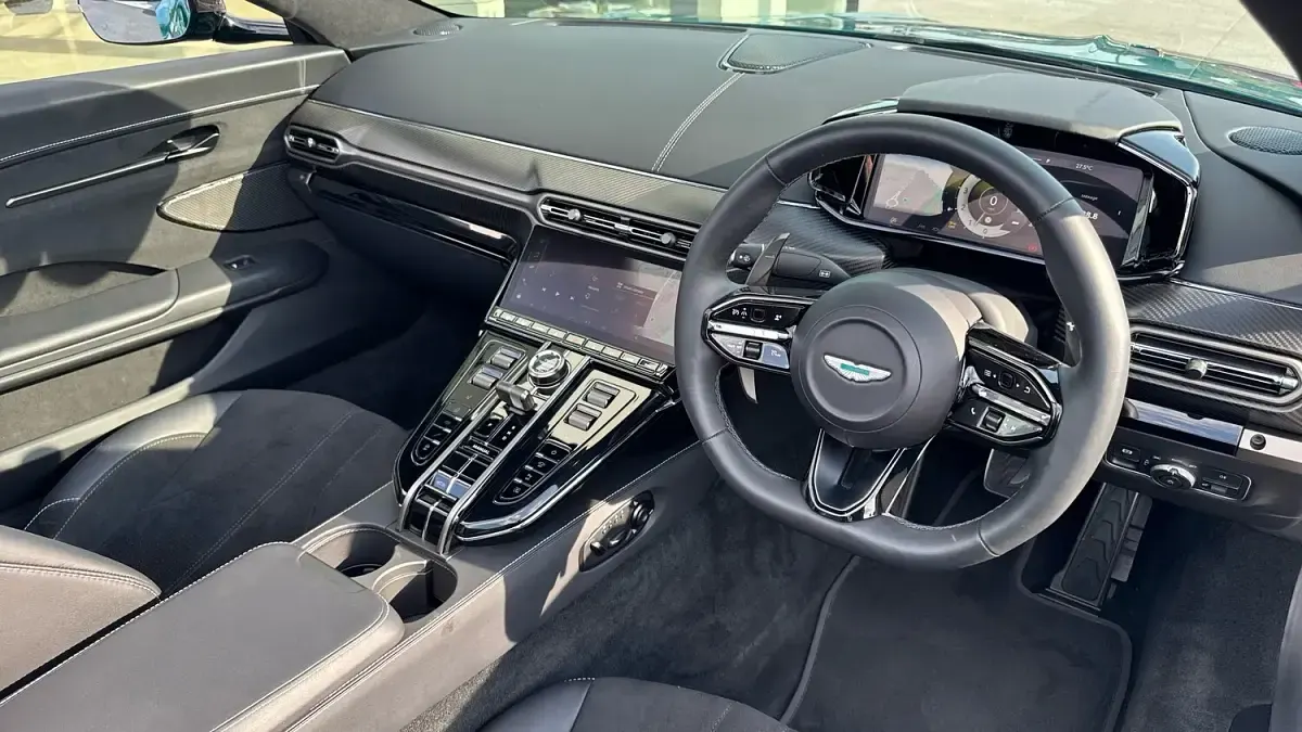 Used Aston Martin V8 Vantage 665 HP (489 kW) 2026 Green Cabriolet