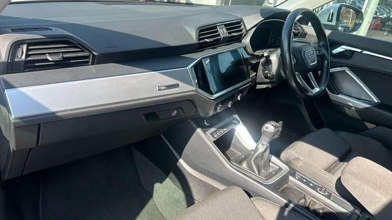 Used Audi Q3 Sport 150 HP (110 kW) 2019 White SUV