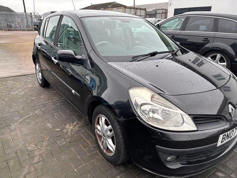 Używany Renault Clio II Privilege 2007 Czarny Hatchback