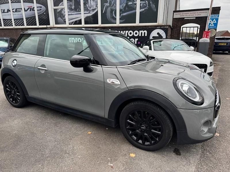 Grey Used 2019 Mini Cooper S Classic Hatchback | £14,690 (Good price) - Image 1/4
