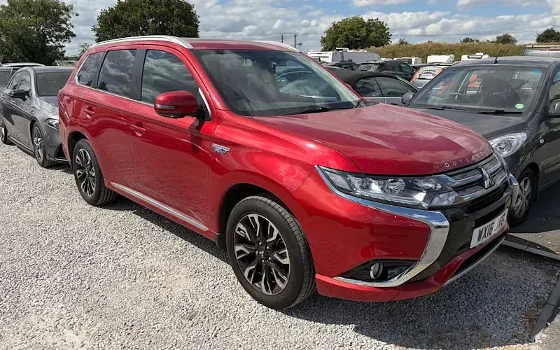 Used Mitsubishi Outlander P-HEV 203 HP (149 kW) 2016 Estate