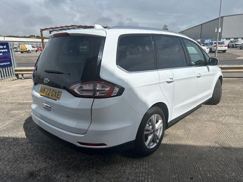 Begagnad Ford Galaxy Titanium 150 HK (110 kW) 2022 Vit Minibuss