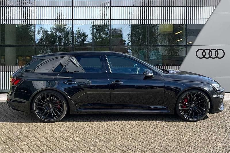 Used Audi RS4 Comfort 450 HP (330 kW) 2023 Black Estate