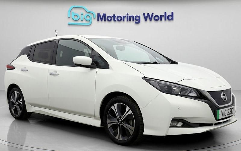 Used Nissan Leaf N-Connecta 110 kW (150 HP) 2020 White Hatchback