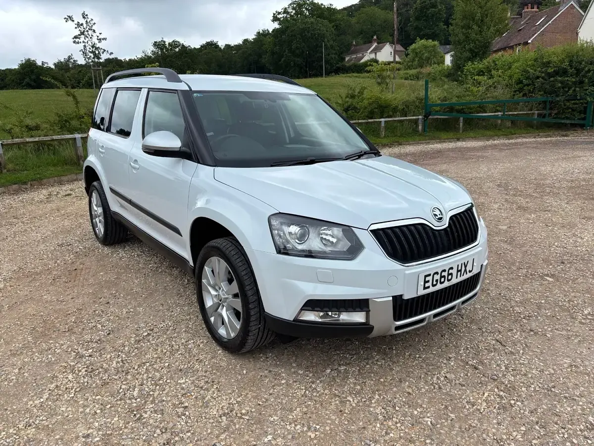 Used Skoda Yeti SE L 110 HP (80 kW) 2017 White SUV