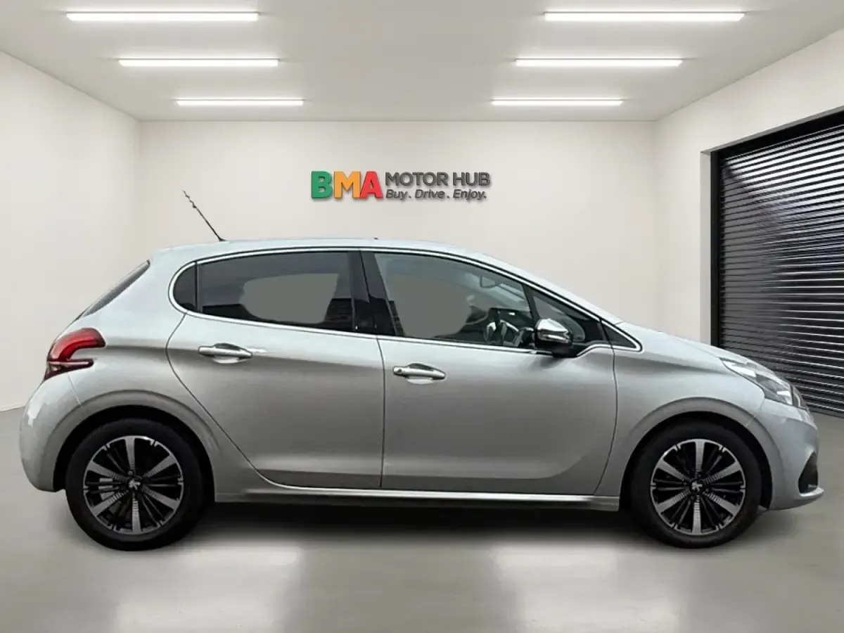 Used Peugeot 208 Allure Premium 2018 Silver Hatchback