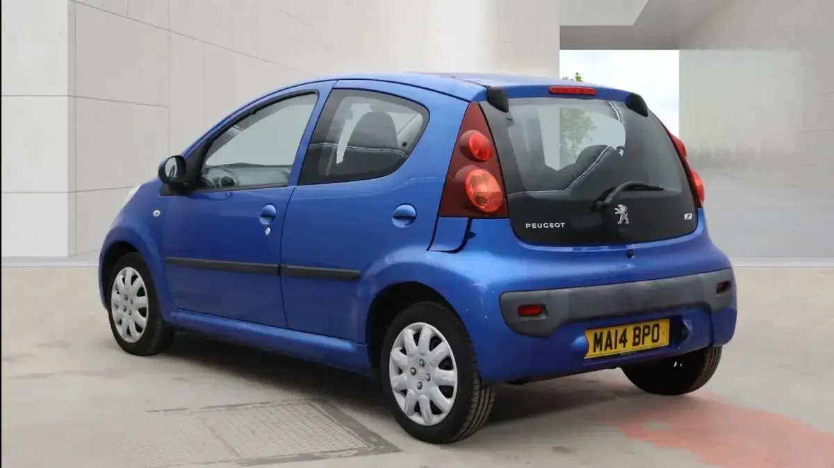 Begagnad Peugeot 107 Active 68 HK (50 kW) 2014 Blå Halvkombi