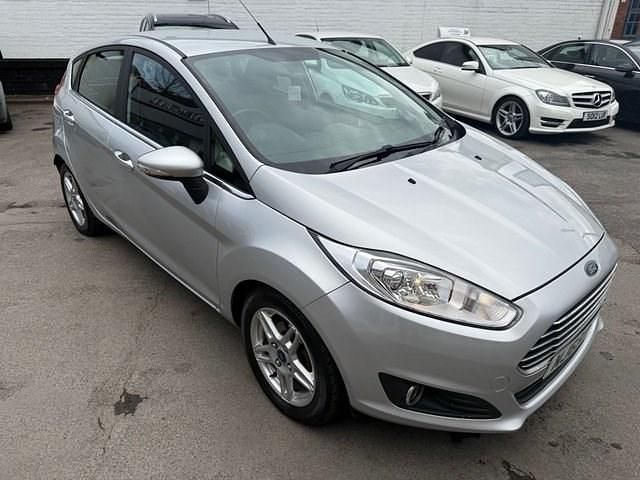 Used Ford Fiesta Zetec 82 HP (60 kW) 2013 Silver Hatchback