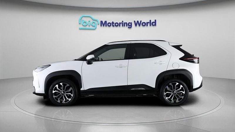 Used Toyota Yaris Cross Design 116 HP (85 kW) 2023 White SUV