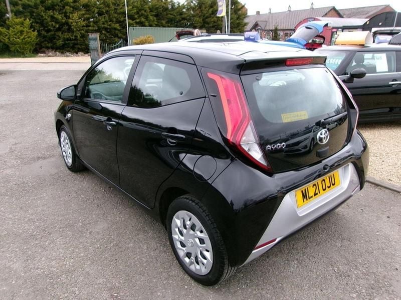 Used Toyota Aygo X-play 72 HP (52 kW) 2021 Black Hatchback