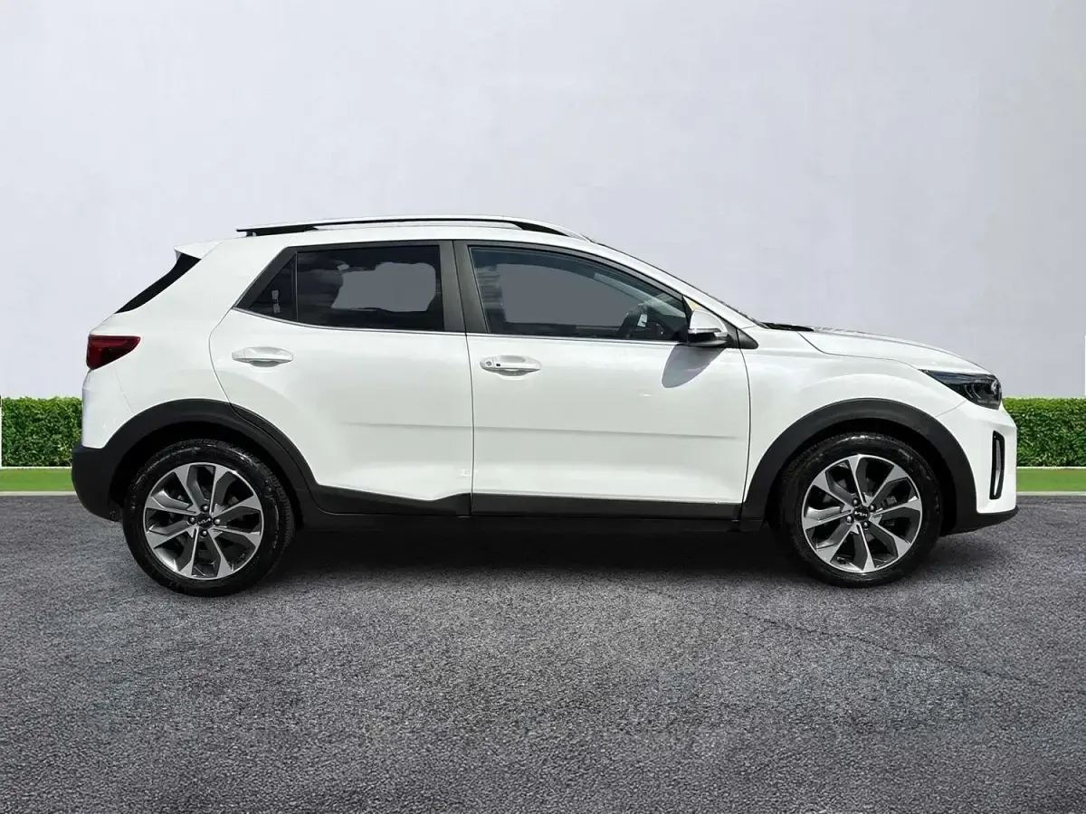 Used Kia Stonic 2024 White SUV