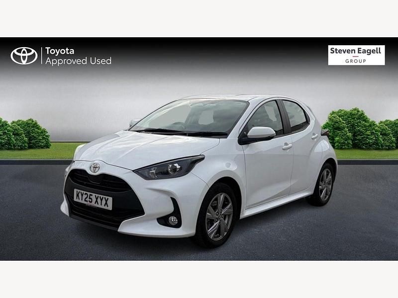 Used Toyota Yaris Hybrid 2025 White Hatchback