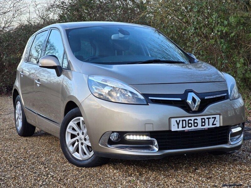 Beige Used 2016 Renault Scénic III Dynamique MPV | £6,650 (A bit pricey) - Image 1/4