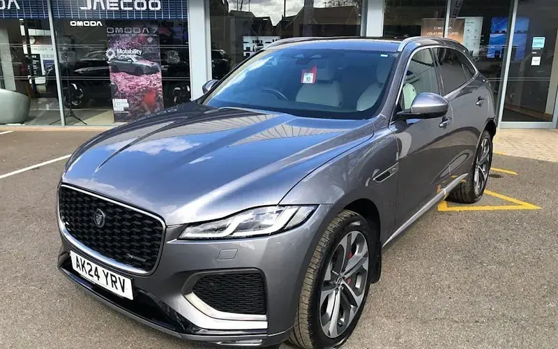 Used Jaguar F-Pace R-Dynamic 300 HP (220 kW) 2024 SUV
