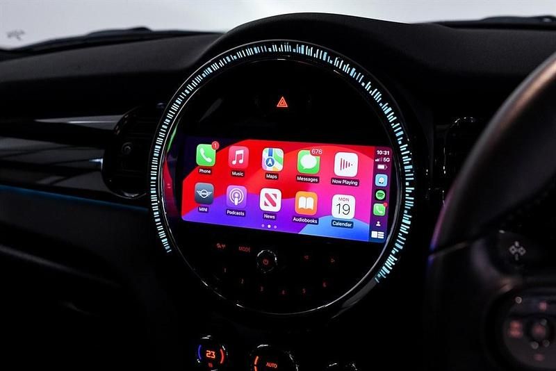 Used Mini Cooper Hatch 136 HP (100 kW) 2021 Black Hatchback