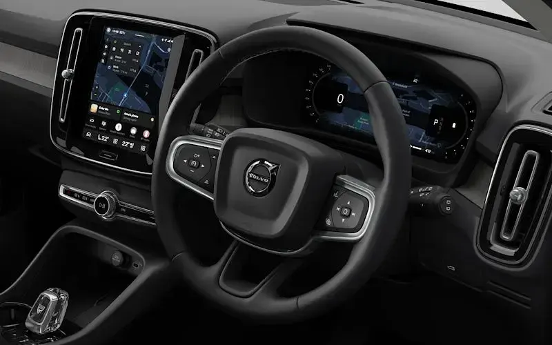 New Volvo XC40 Plus 163 HP (119 kW) 2026 SUV