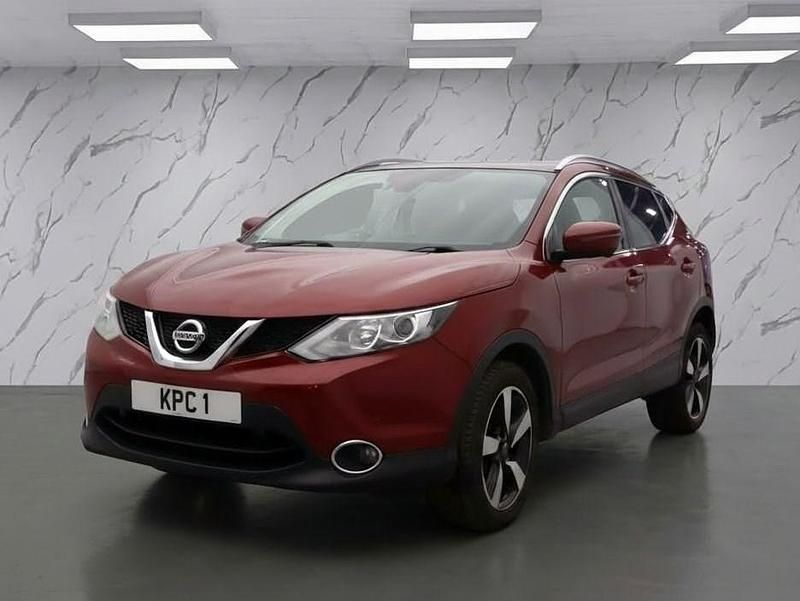 Used Nissan Qashqai N-TEC 163 HP (119 kW) 2016 Red SUV