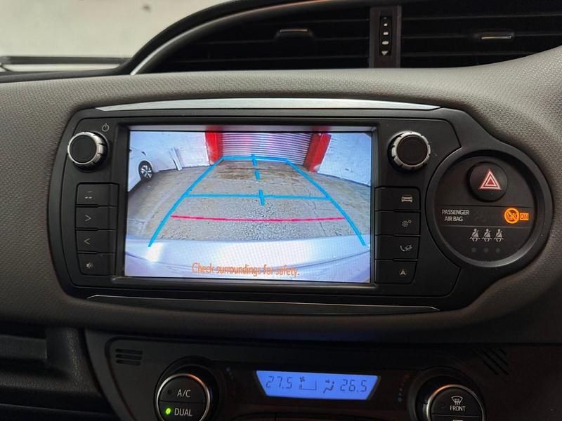 Used Toyota Yaris Hybrid 2016 Silver Hatchback