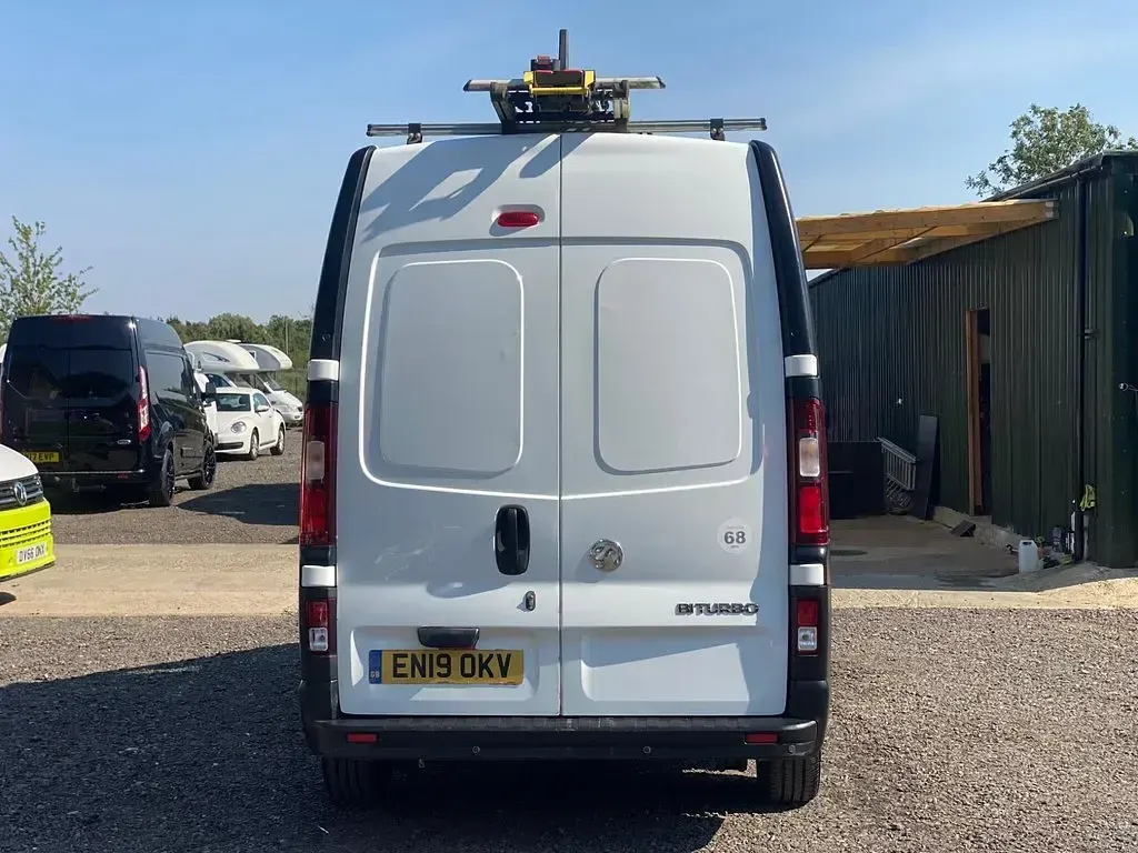Used Vauxhall Vivaro 125 HP (91 kW) 2019 White MPV