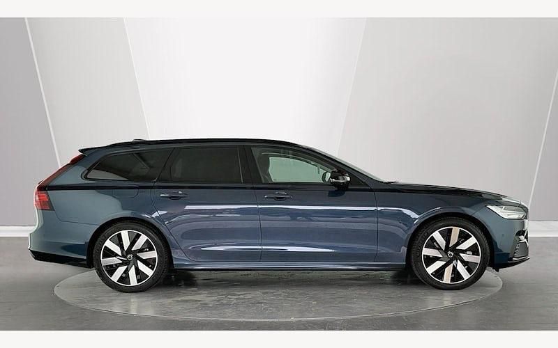 Used Volvo V90 Plus 349 HP (256 kW) 2025 Estate