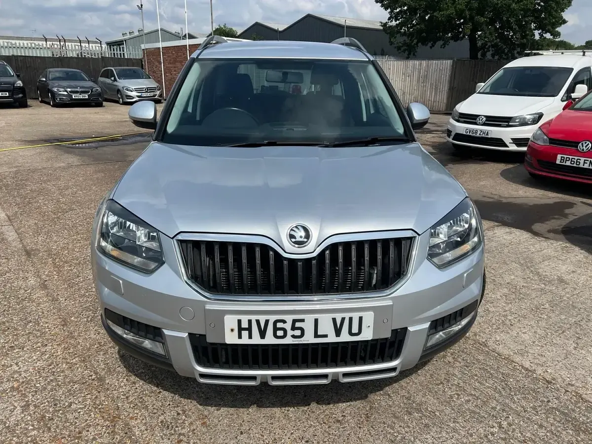 Used Skoda Yeti SE 110 HP (80 kW) 2015 Silver SUV