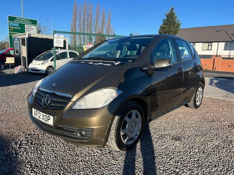 Used Mercedes A160 Classic 82 HP (60 kW) 2012 Brown Hatchback