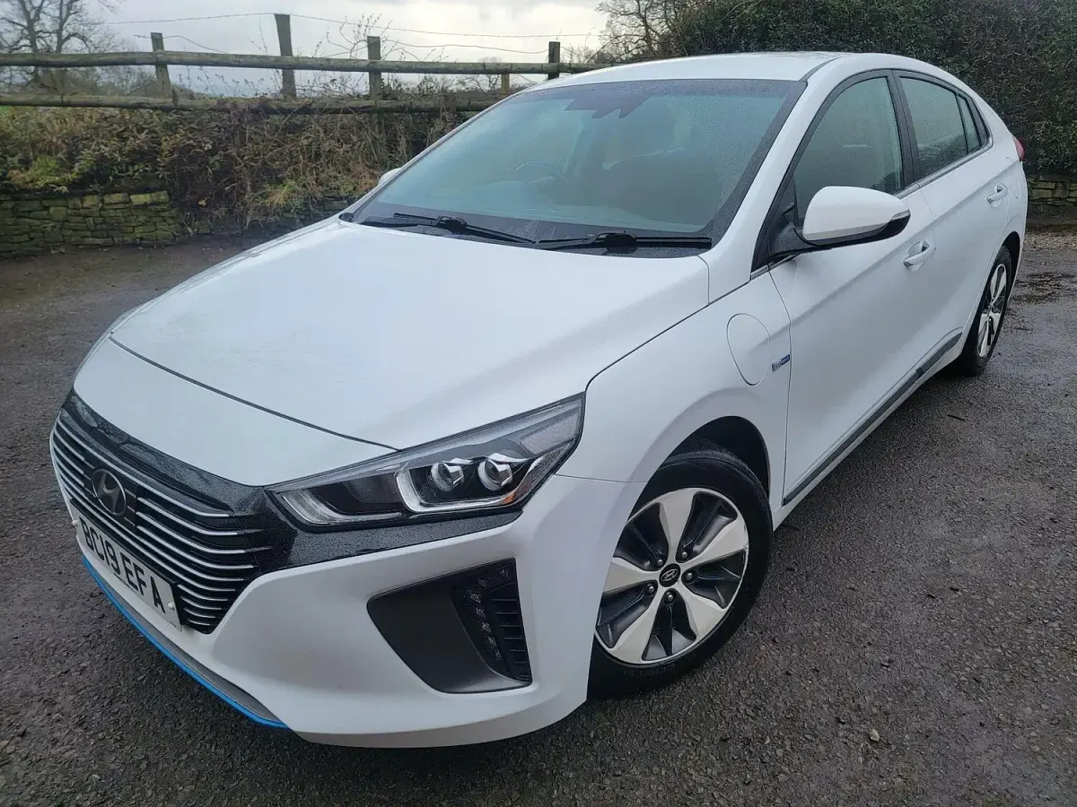 Usado Hyundai Ioniq Premium 141 HP (103 kW) 2019 Branco Citadino