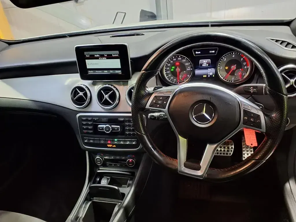 Used Mercedes GLA220 AMG line 170 HP (125 kW) 2014 White SUV