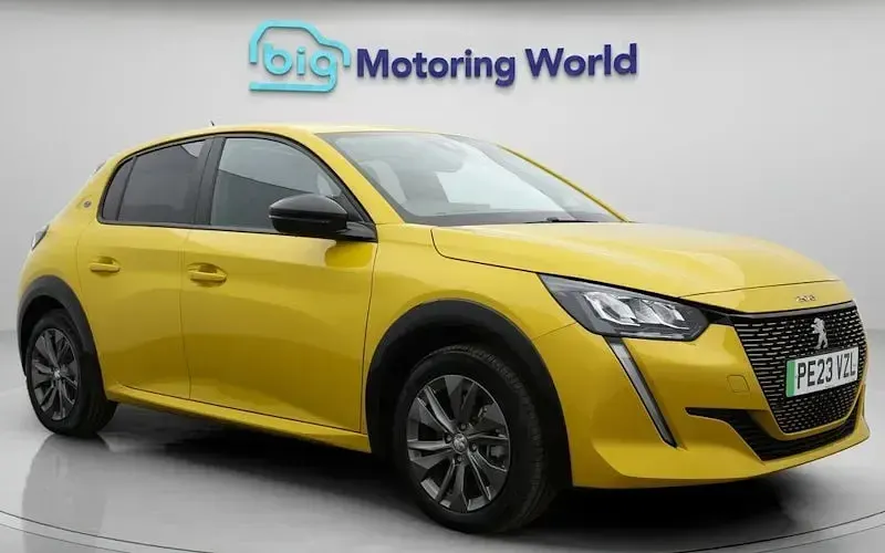 Used Peugeot e-208 Active+ 100 kW (136 HP) 2023 Hatchback