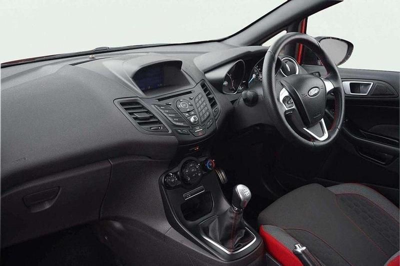 Used Ford Fiesta ST-Line 138 HP (101 kW) 2017 Red Hatchback