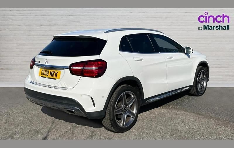 Used Mercedes GLA200 AMG Line Premium 154 HP (113 kW) 2018 White SUV