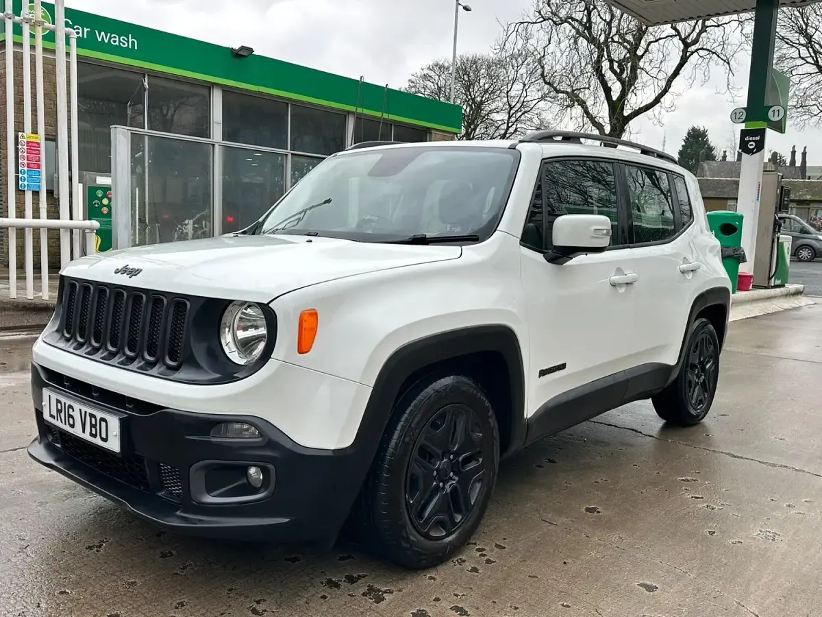 Used Jeep Renegade Night Eagle 120 HP (88 kW) 2016 White SUV